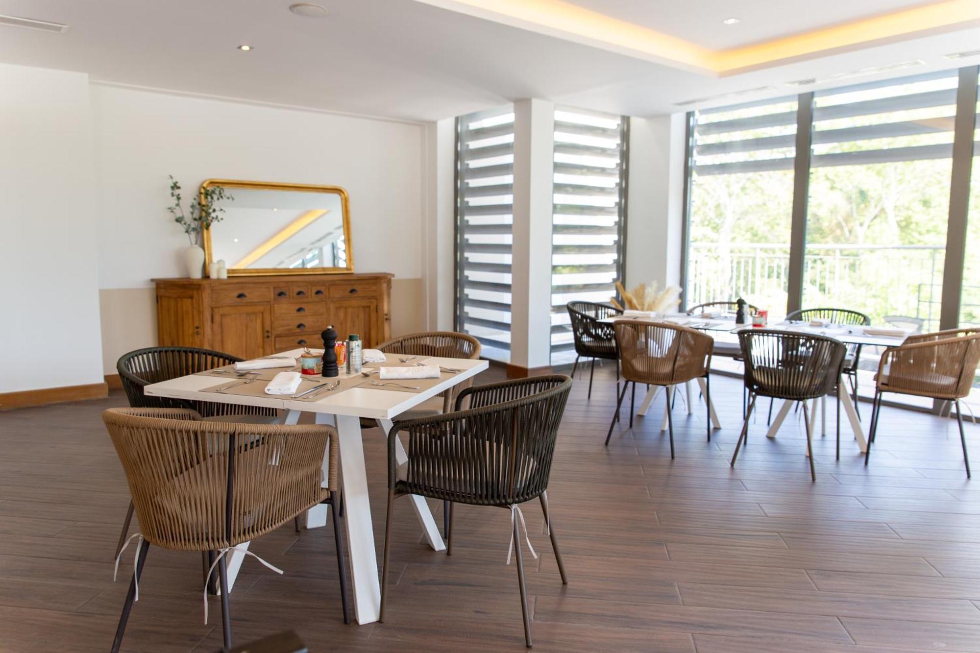 Zenitude Hotel La Valadiere, Ascend Hotel Collection Juvignac Bagian luar foto
