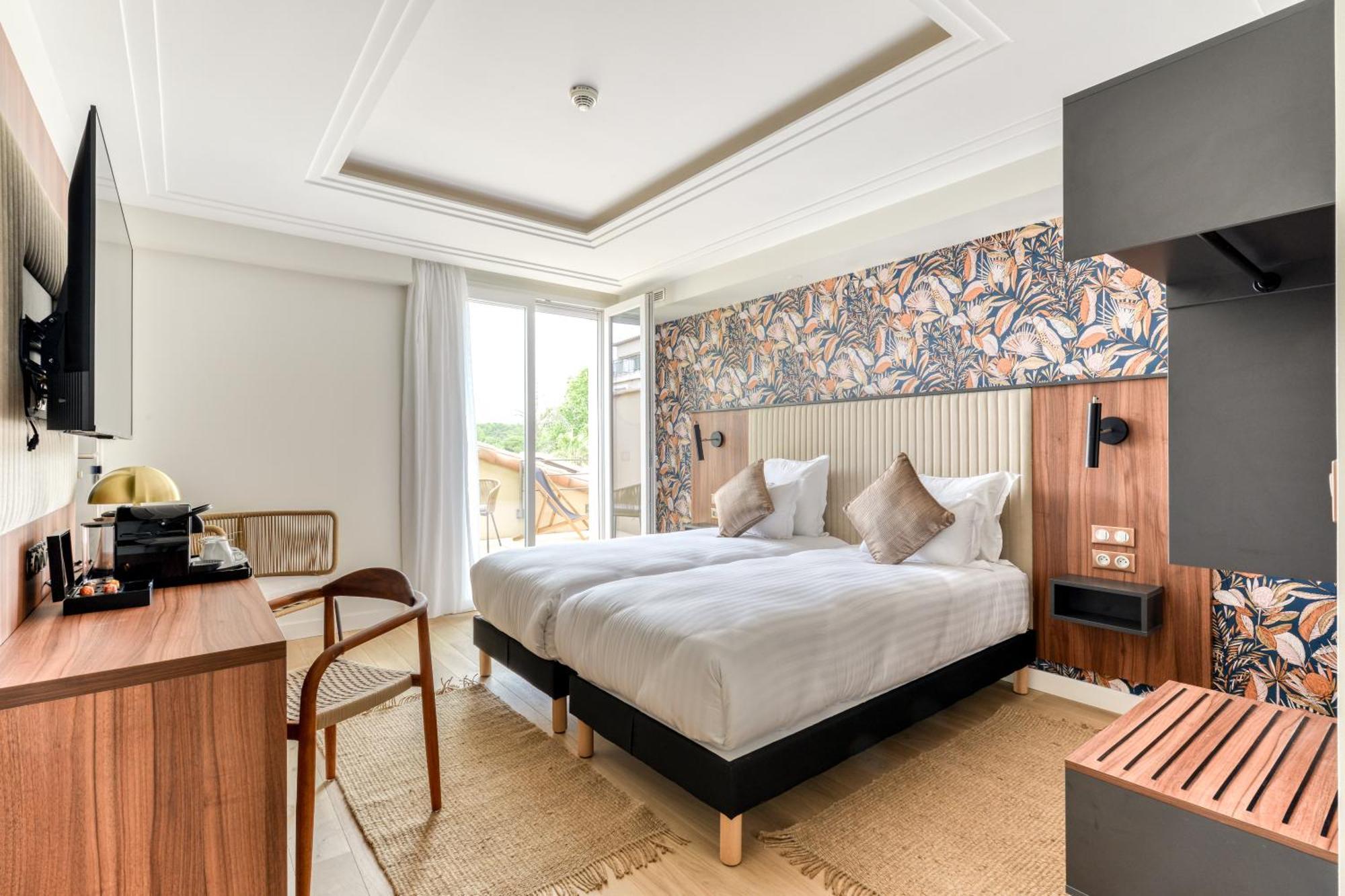 Zenitude Hotel La Valadiere, Ascend Hotel Collection Juvignac Bagian luar foto