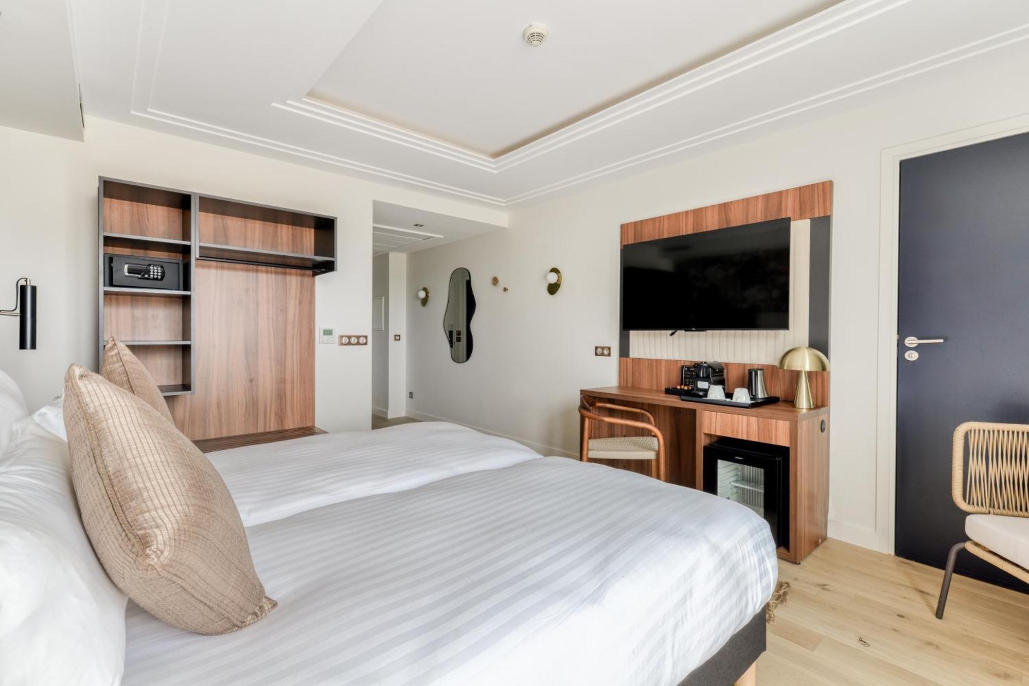 Zenitude Hotel La Valadiere, Ascend Hotel Collection Juvignac Bagian luar foto