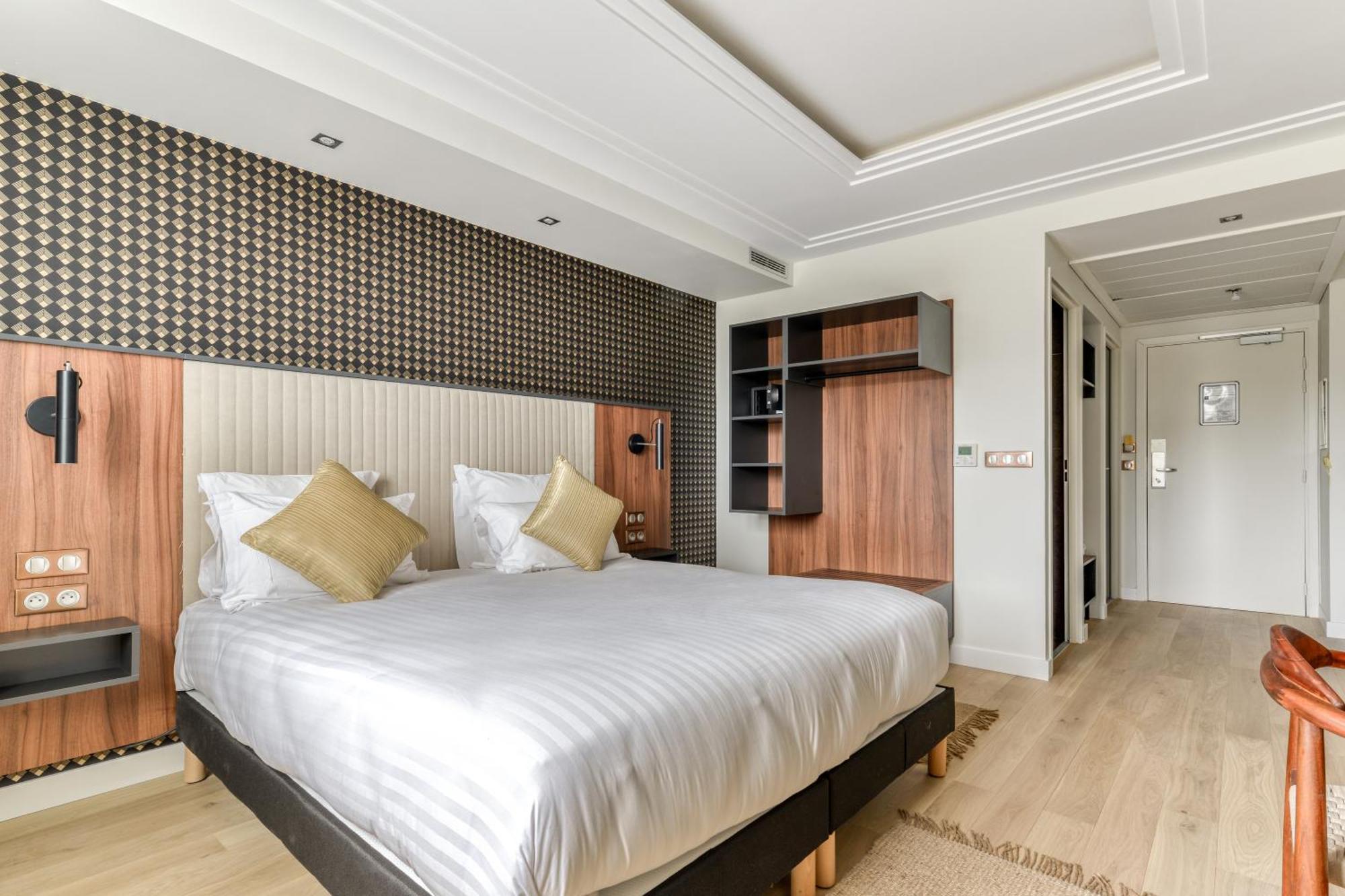 Zenitude Hotel La Valadiere, Ascend Hotel Collection Juvignac Bagian luar foto