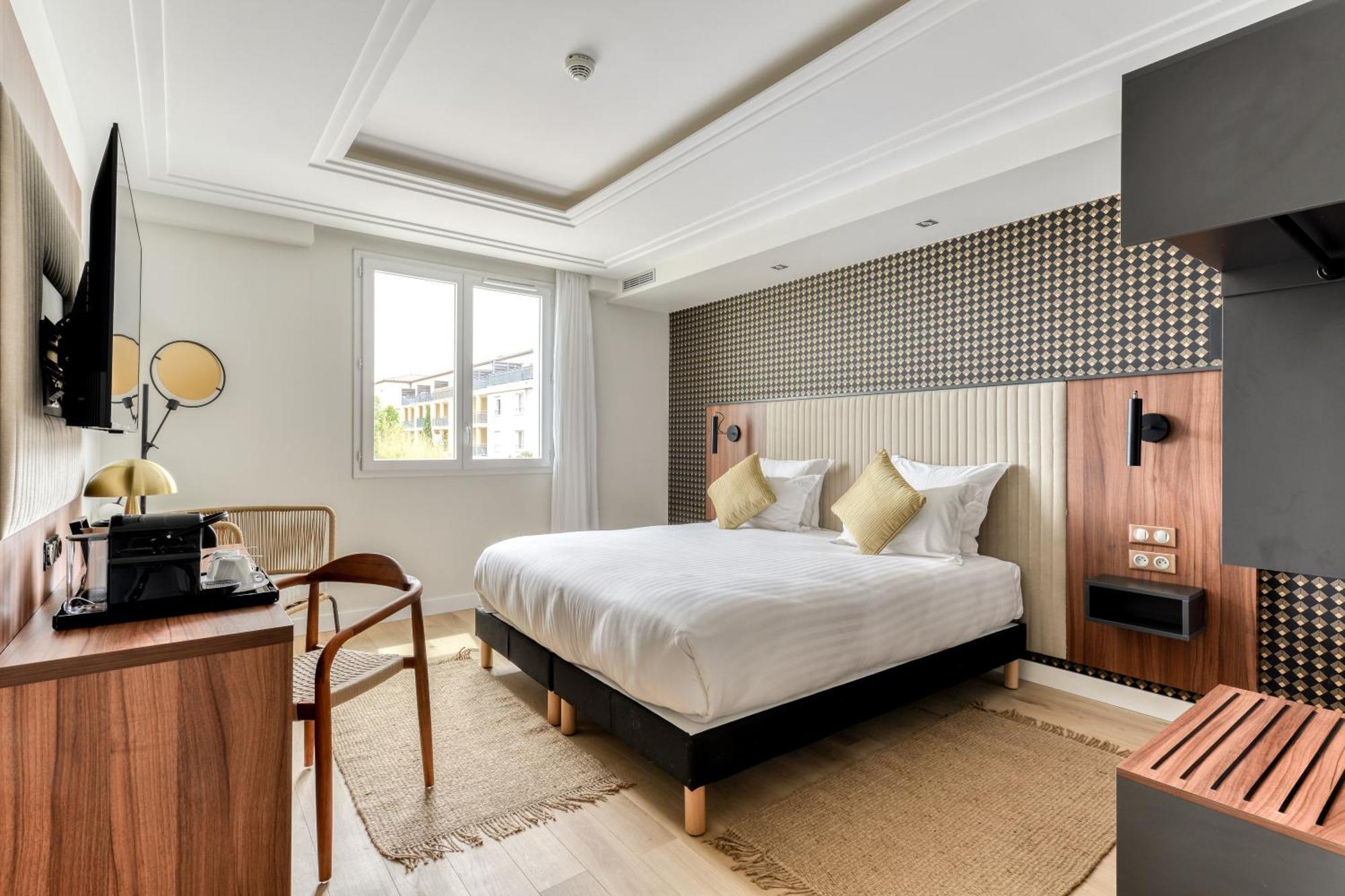 Zenitude Hotel La Valadiere, Ascend Hotel Collection Juvignac Bagian luar foto
