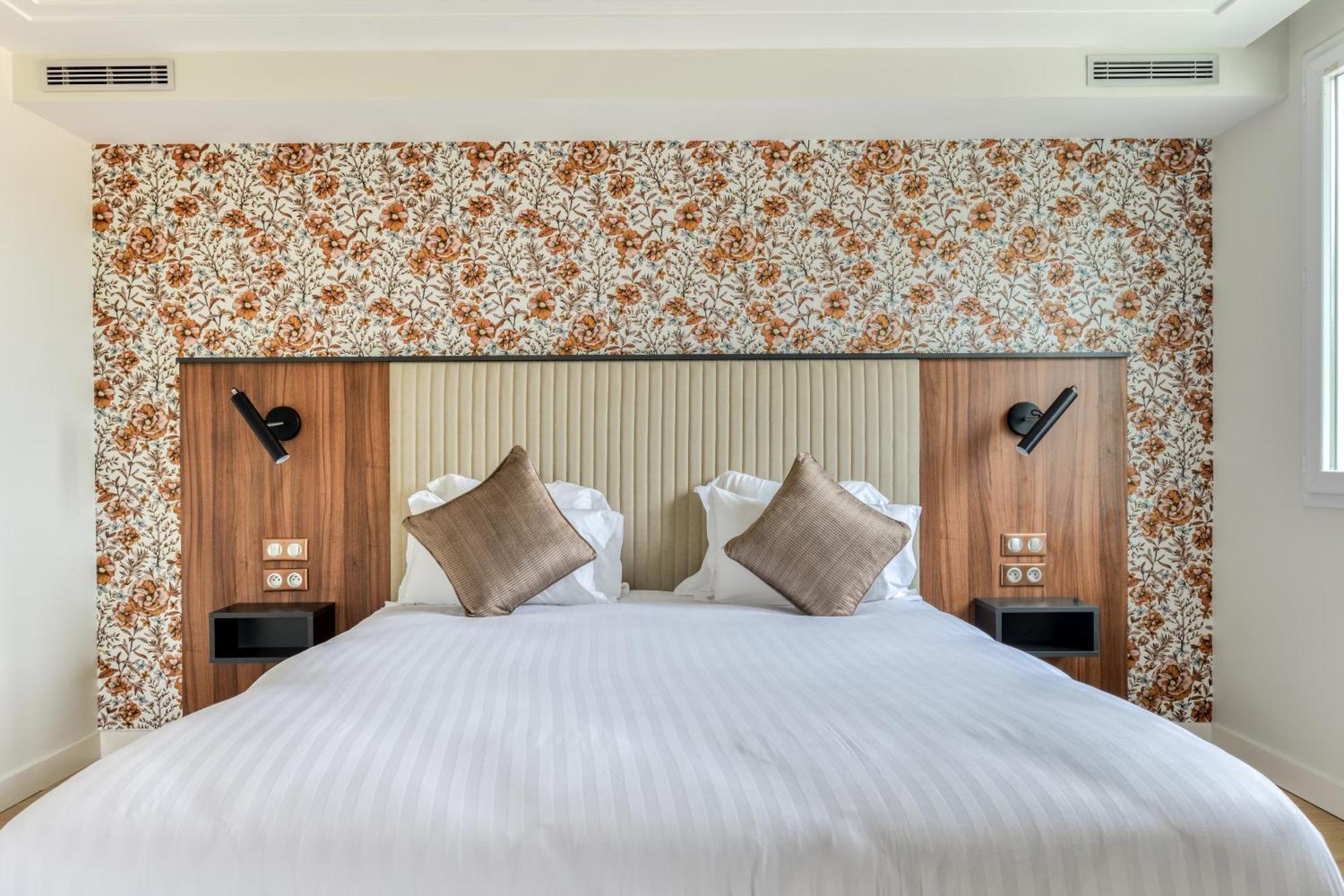 Zenitude Hotel La Valadiere, Ascend Hotel Collection Juvignac Bagian luar foto