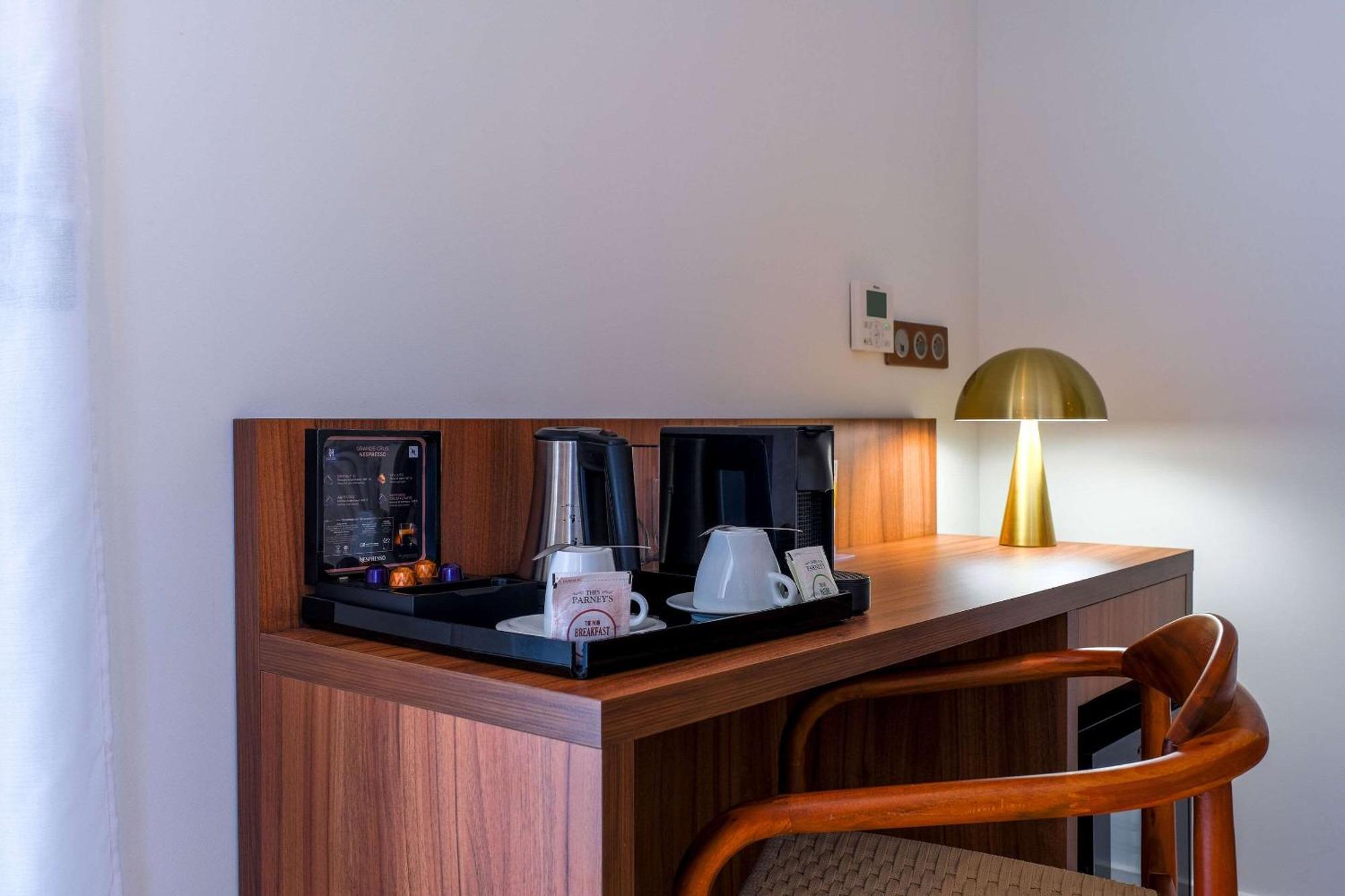 Zenitude Hotel La Valadiere, Ascend Hotel Collection Juvignac Bagian luar foto