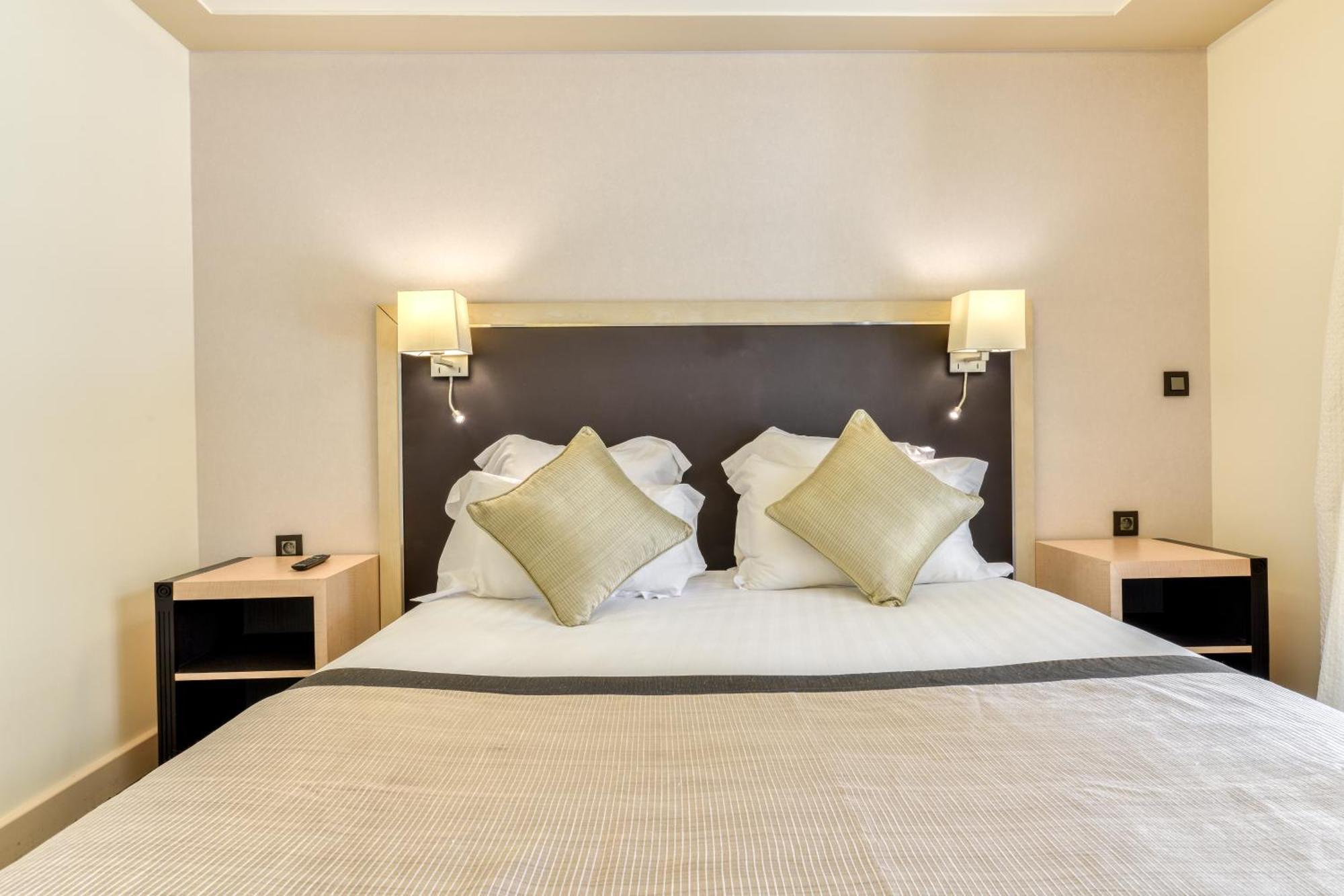 Zenitude Hotel La Valadiere, Ascend Hotel Collection Juvignac Bagian luar foto