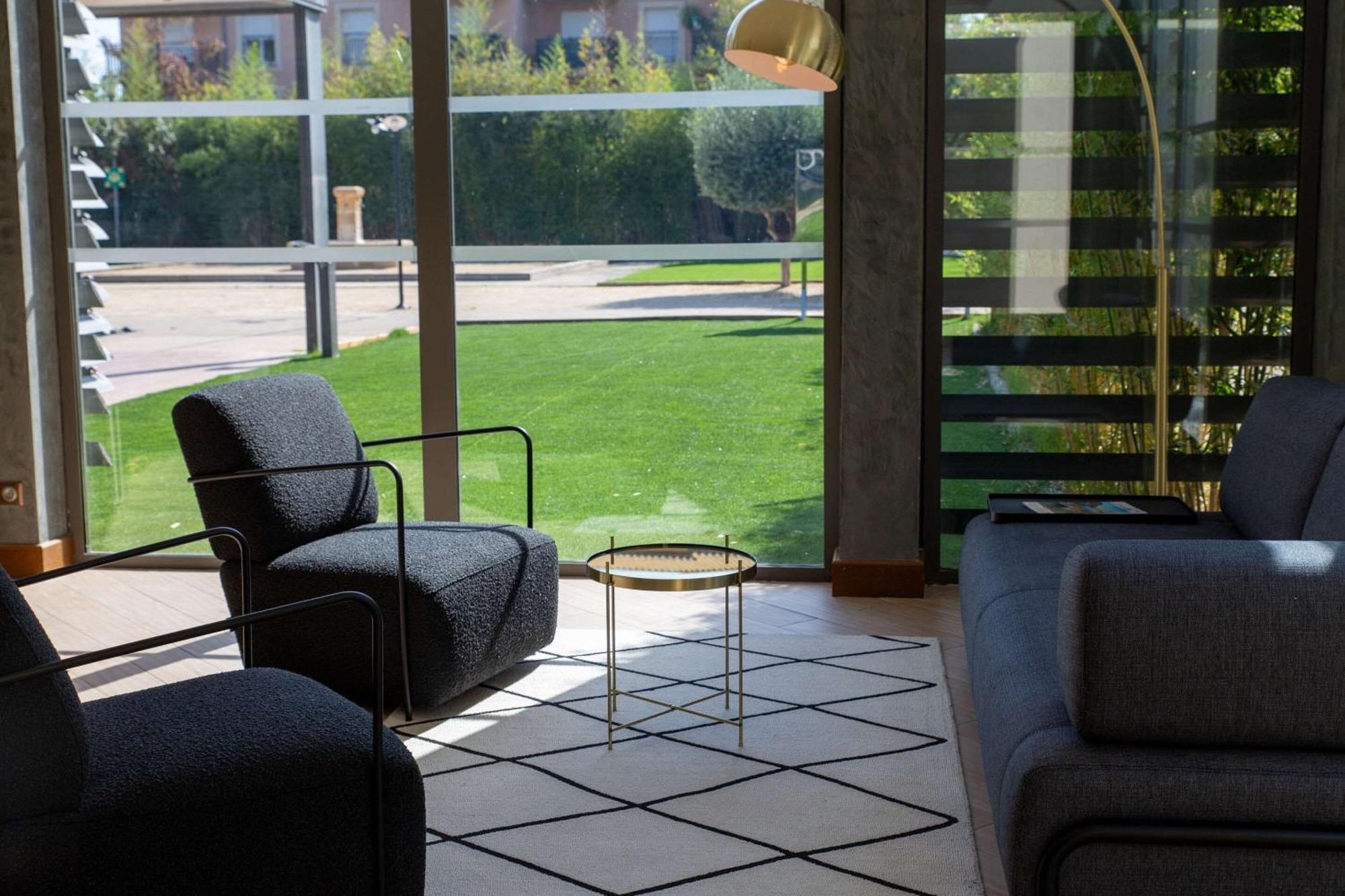 Zenitude Hotel La Valadiere, Ascend Hotel Collection Juvignac Bagian luar foto
