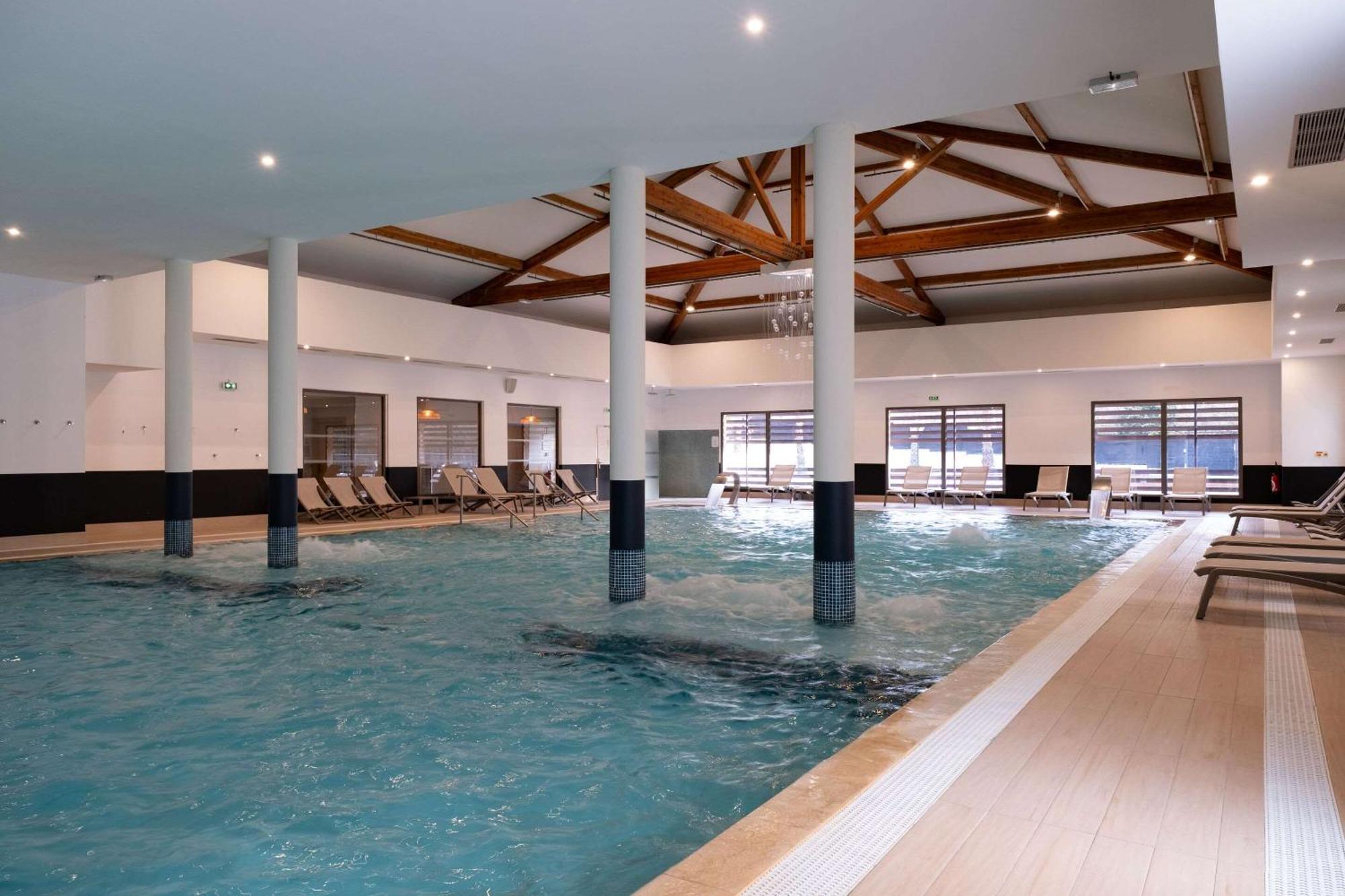 Zenitude Hotel La Valadiere, Ascend Hotel Collection Juvignac Bagian luar foto