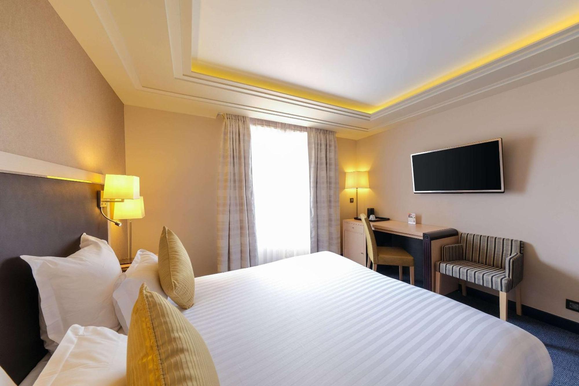 Zenitude Hotel La Valadiere, Ascend Hotel Collection Juvignac Bagian luar foto
