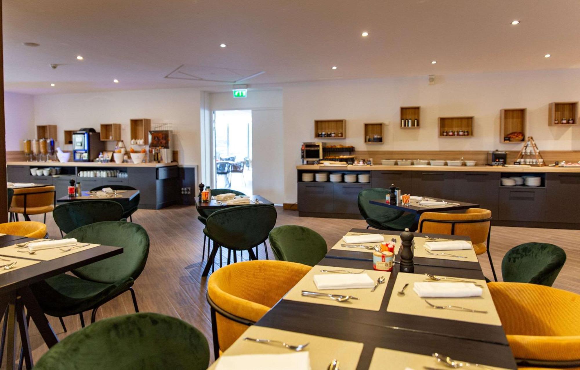 Zenitude Hotel La Valadiere, Ascend Hotel Collection Juvignac Bagian luar foto