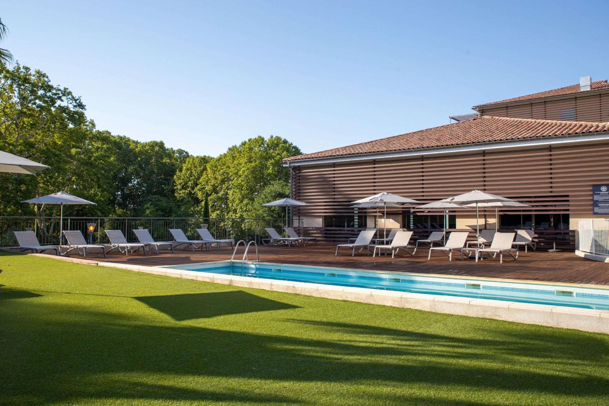 Zenitude Hotel La Valadiere, Ascend Hotel Collection Juvignac Bagian luar foto