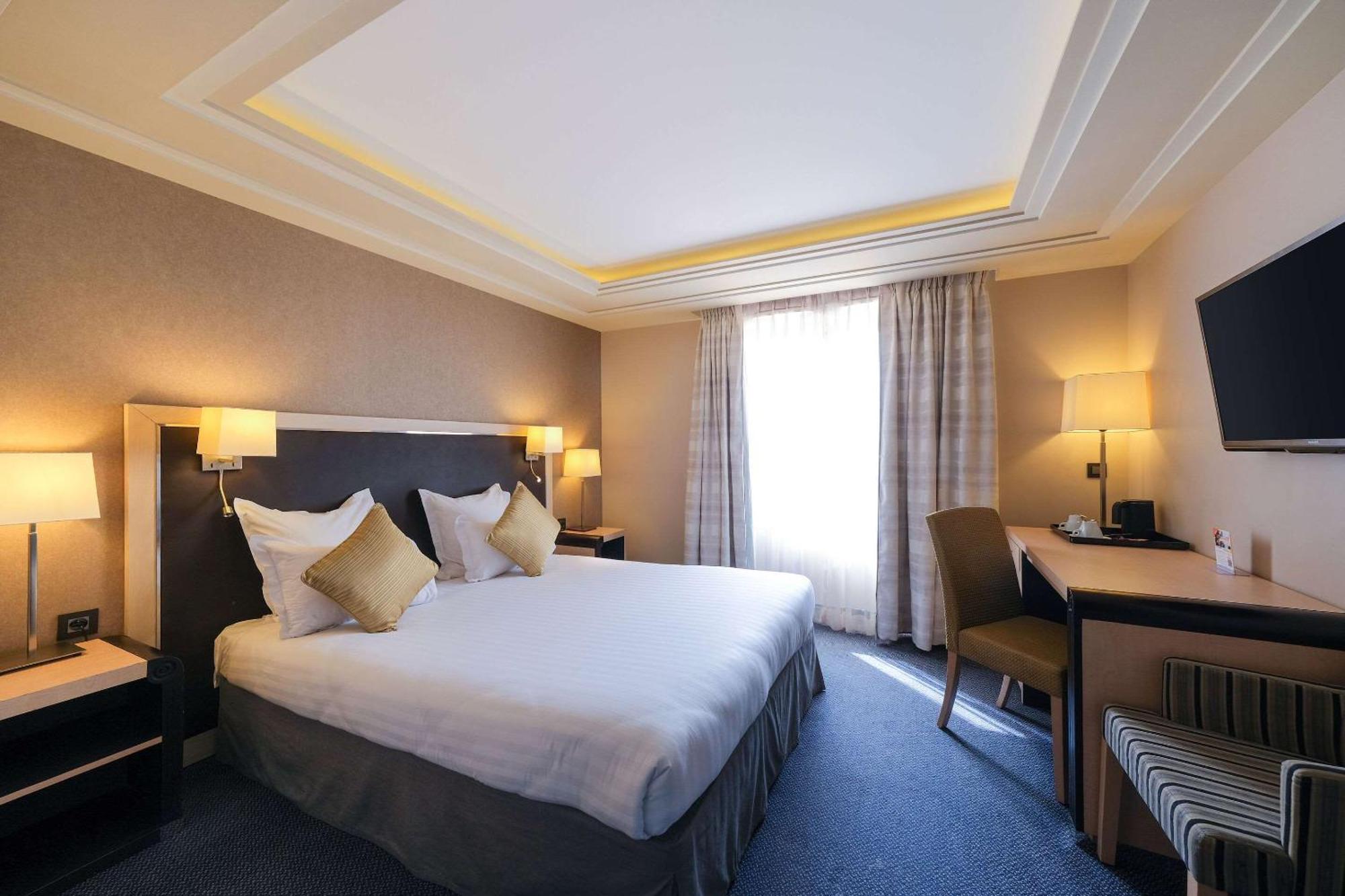 Zenitude Hotel La Valadiere, Ascend Hotel Collection Juvignac Bagian luar foto